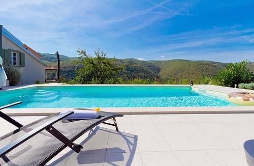 Brkac House | Family - friendly house with pool near Motovun