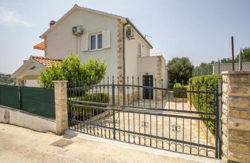 Maslinica House | Family friendly house with a swimming pool Maslinica, Solta - 16782