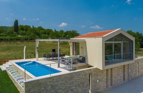 Brkac Villa | Family Villa Monvue in Motovun