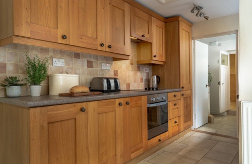 Dartmouth House | Fantastic River Views from superbly positioned house almost on the level Sleeps6