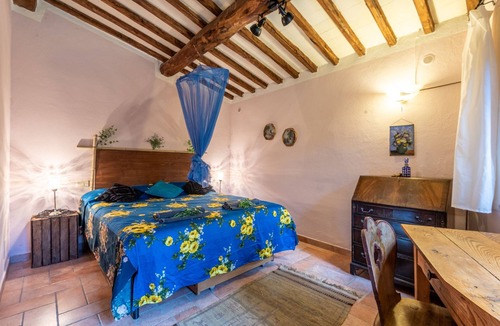 Ciciano House | Farmhouse 'Casa Luna' with Shared Infinity Saltwater Pool, Private Terrace and Wi-Fi