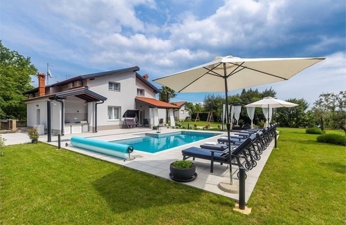 Pobri House | Ferienhaus für 8 Gäste mit 220m² in Matulji