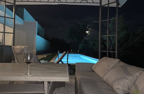 Sestanovac House | Finca with mountain views