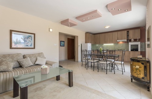 Medici House | Find peace in the beauty of nature and the sea