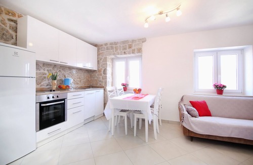 Sestanovac House | [First minute %] Authentic stone house with pool