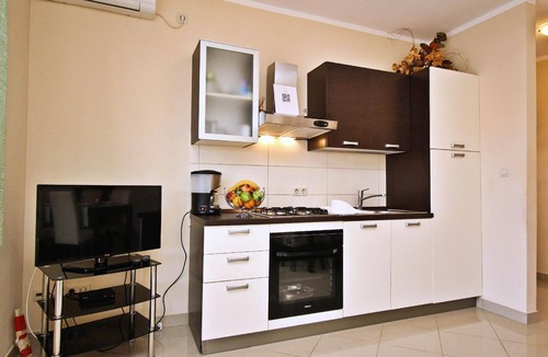 Soline House | Flat Ivanka-200m from the sea, with terrace
