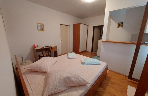 Island Hvar Apartment | Flower App