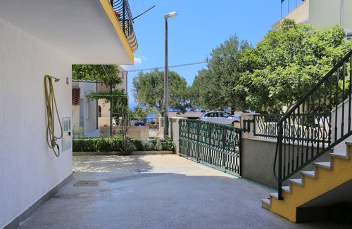 Tice Apartment | Four-bedroom apartment with terrace and sea view Nemira, Omiš (A-4652-a)