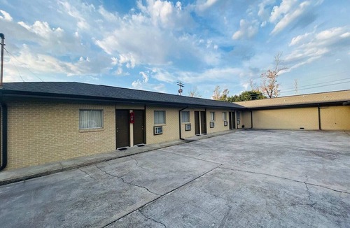 Sulphur Apartment | Full Bed|Smoking|Sulphur LA