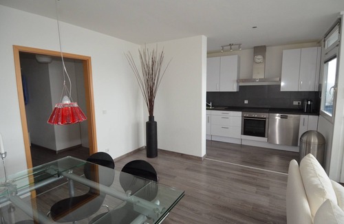 Kranichstein Apartment | Fully equipped 3-room designer apartment with breathtaking views