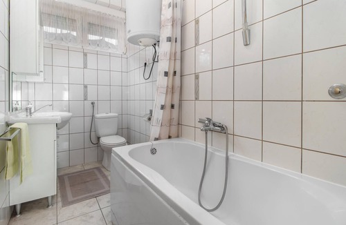 Kraljevica Apartment | Functionally furnished vacation apartments CKA080 and CKA081enjoy a quiet location near the Krk Brid