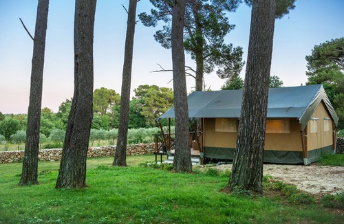 Kujici Cabin | Glamping tent Bor
