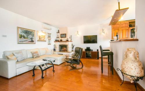 Maslinica Apartment | Golden view luxury apartment