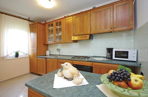 Sestanovac Apartment | Gorgeous apartment in Sestanovac