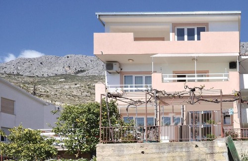 Dugi Rat Apartment | Gorgeous apartment in Dugi Rat