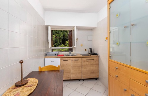 Ika Apartment | Gorgeous apartment in Ika with swimming pool