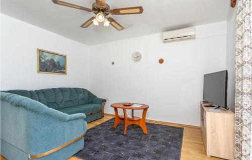 Brzac Apartment | Gorgeous Apartment In Krk With House Sea View