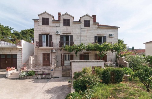 Supetar Apartment | Gorgeous apartment in Supetar with WiFi