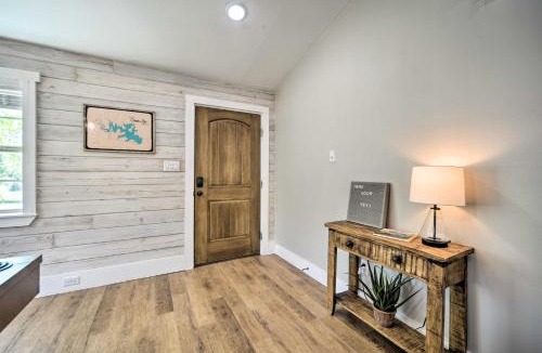 Canyon Lake House | Gorgeous Cabin w/Pergolas, Walk to River!