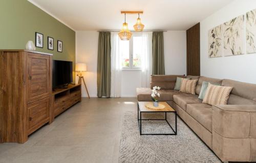Salakovci House | Gorgeous Home In Labin With Wifi