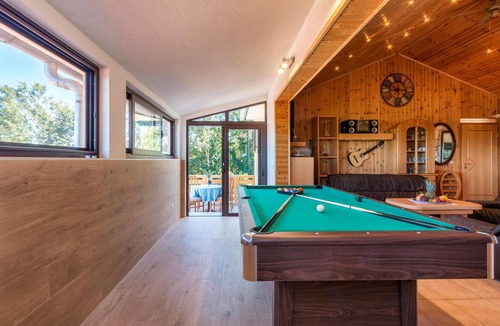 Loborika House | Gorgeous home in Marcana