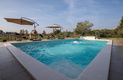 Loborika House | Gorgeous home in Marcana