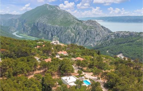 Gata House | Gorgeous Home In Naklice