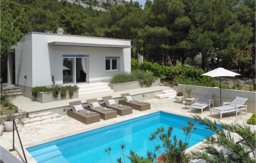 Gata House | Gorgeous Home In Naklice