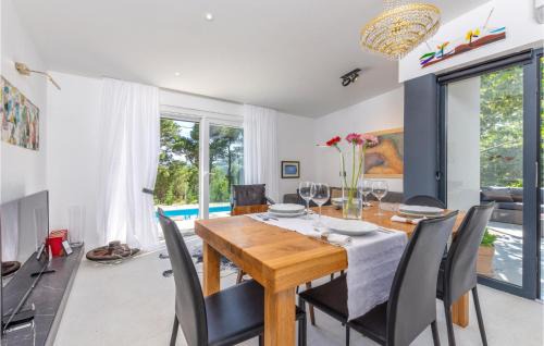 Gata House | Gorgeous Home In Naklice