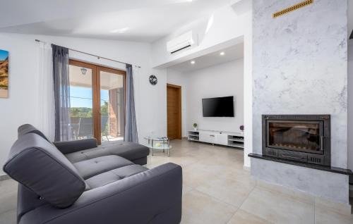 Lindar House | Gorgeous Home In Pazin With Private Swimming Pool, Can Be Inside Or Outside