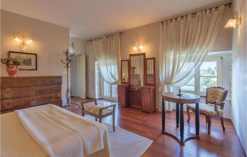 Pomer House | Gorgeous Home In Pomer With Wifi