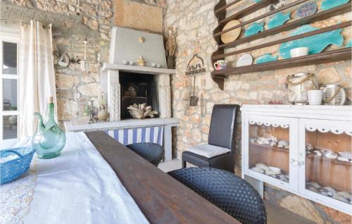 Pomer House | Gorgeous Home In Pomer With Wifi