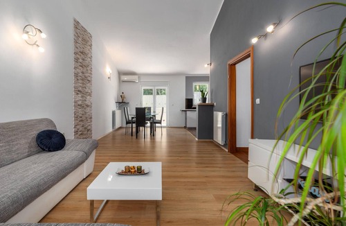 Sveta Nedelja House | Gorgeous home in Snasici