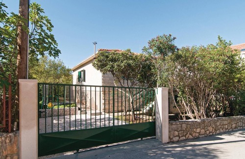 Supetar House | Gorgeous home in Supetar with WiFi