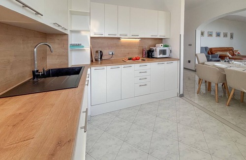 Opatija House | Gorgeous home in Veprinac
