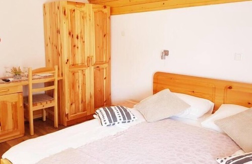 Jezerce Apartment | Green Valley Guesthouse in Jezerce