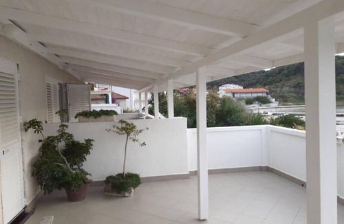 Supetarska Draga Apartment | Guest House Green Corner Supetarska Draga - Triple Room with Terrace and Sea View