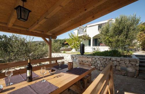 Sevid House | Guest House Loranum