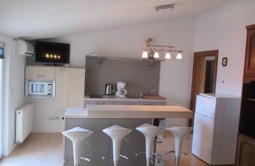 Tice Villa | Guest House Villa Daniel - Two Bedroom Apartment with Balcony
