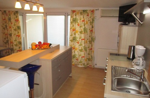 Tice Villa | Guest House Villa Daniel - Two Bedroom Apartment with Balcony