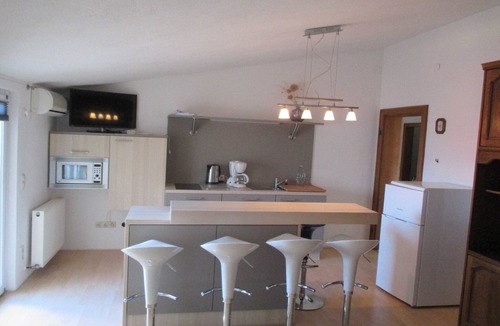Tice Villa | Guest House Villa Daniel - Two Bedroom Apartment with Balcony