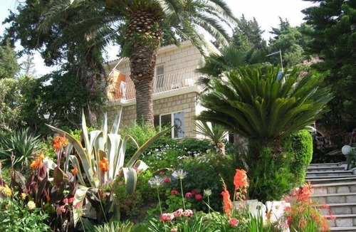 Mlini Apartment | Guest House Villa Nina- Comfort Triple Room with Balcony and Sea View (S1 - crvena)