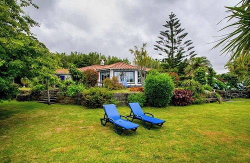 Ponta Delgada Cottage | GuestReady - Vivenda Mar e Monte