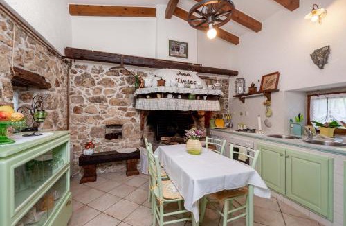 Rabac House | Haus Salakova a lovely vintage stone house