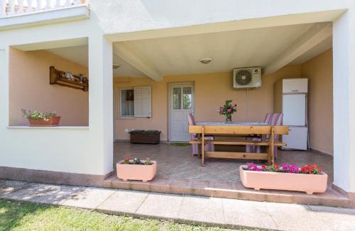 Bartici House | Haus Valerija