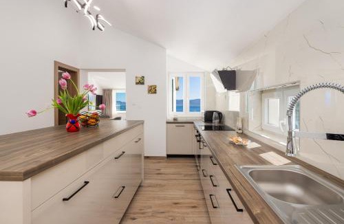 Medici Apartment | Hedonist Apartment
