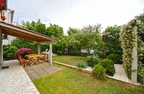 Pjescana Uvala Apartment | Holiday apartment 150 m from the beach