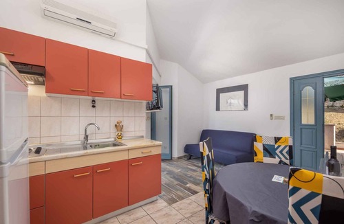 Supetarska Draga Apartment | Holiday apartment with air conditioning
