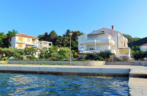 Supetarska Draga Apartment | Holiday apartment near the sea
