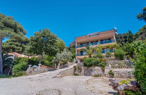 Cove Murtar Apartment | Holiday apartment with sea view